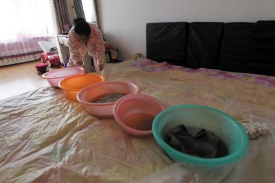 漳州楼上漏水，住户失联，小区没物管，业主维权难！律师来支招……